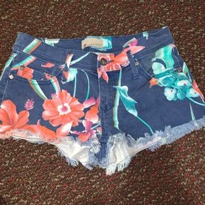 🌺FLORAL SHORTS